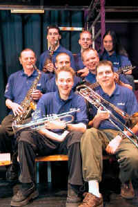 Showband01-01.jpg (42105 byte)